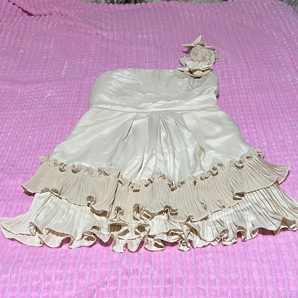 Elegant Cream Maxi Dress